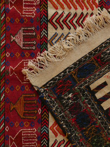 Wool rug · Qashqai · Red & green